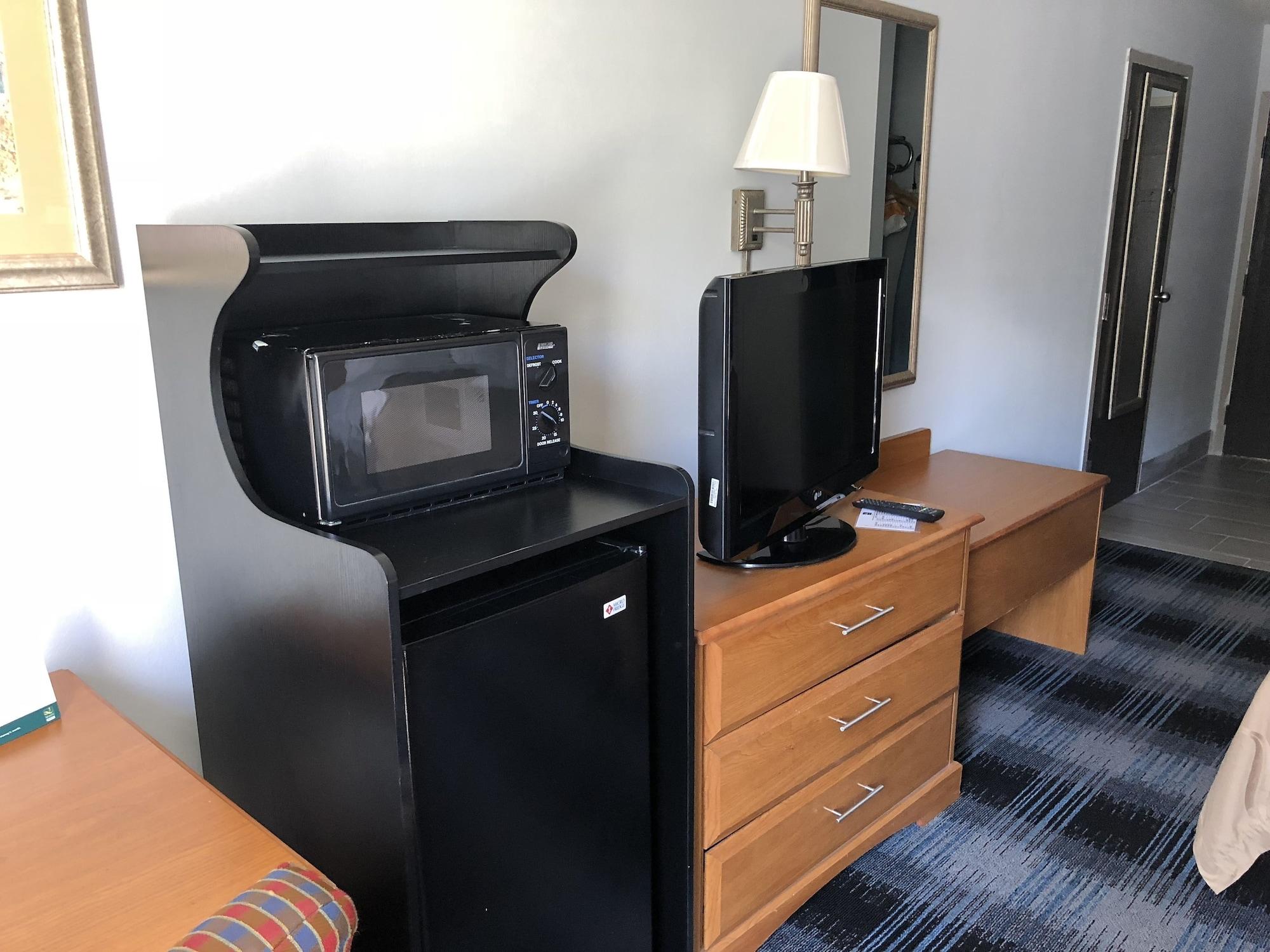 Quality Inn Dublin I-81 Экстерьер фото