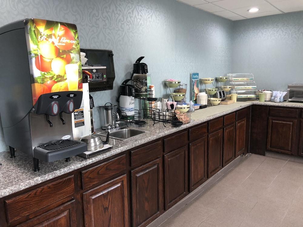 Quality Inn Dublin I-81 Экстерьер фото