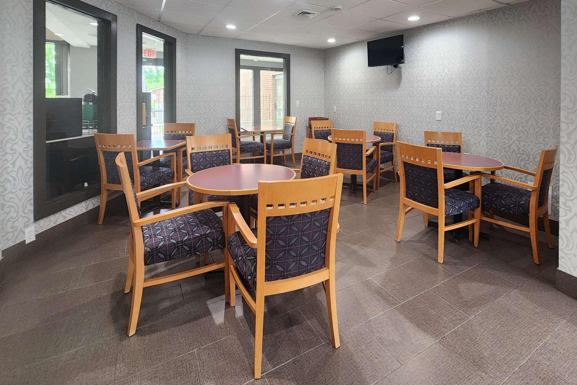 Quality Inn Dublin I-81 Экстерьер фото