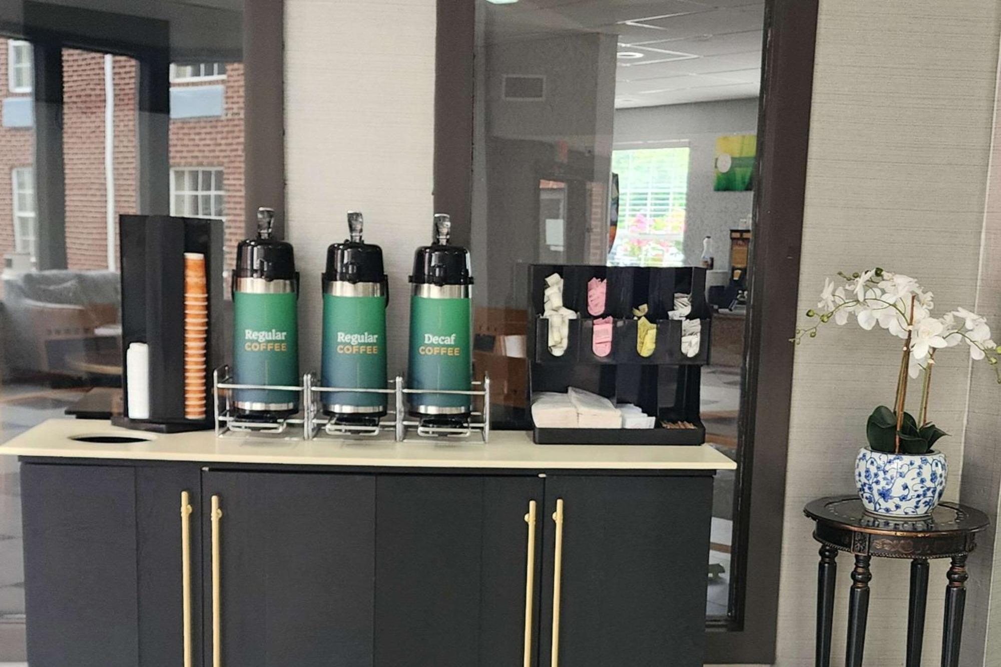 Quality Inn Dublin I-81 Экстерьер фото
