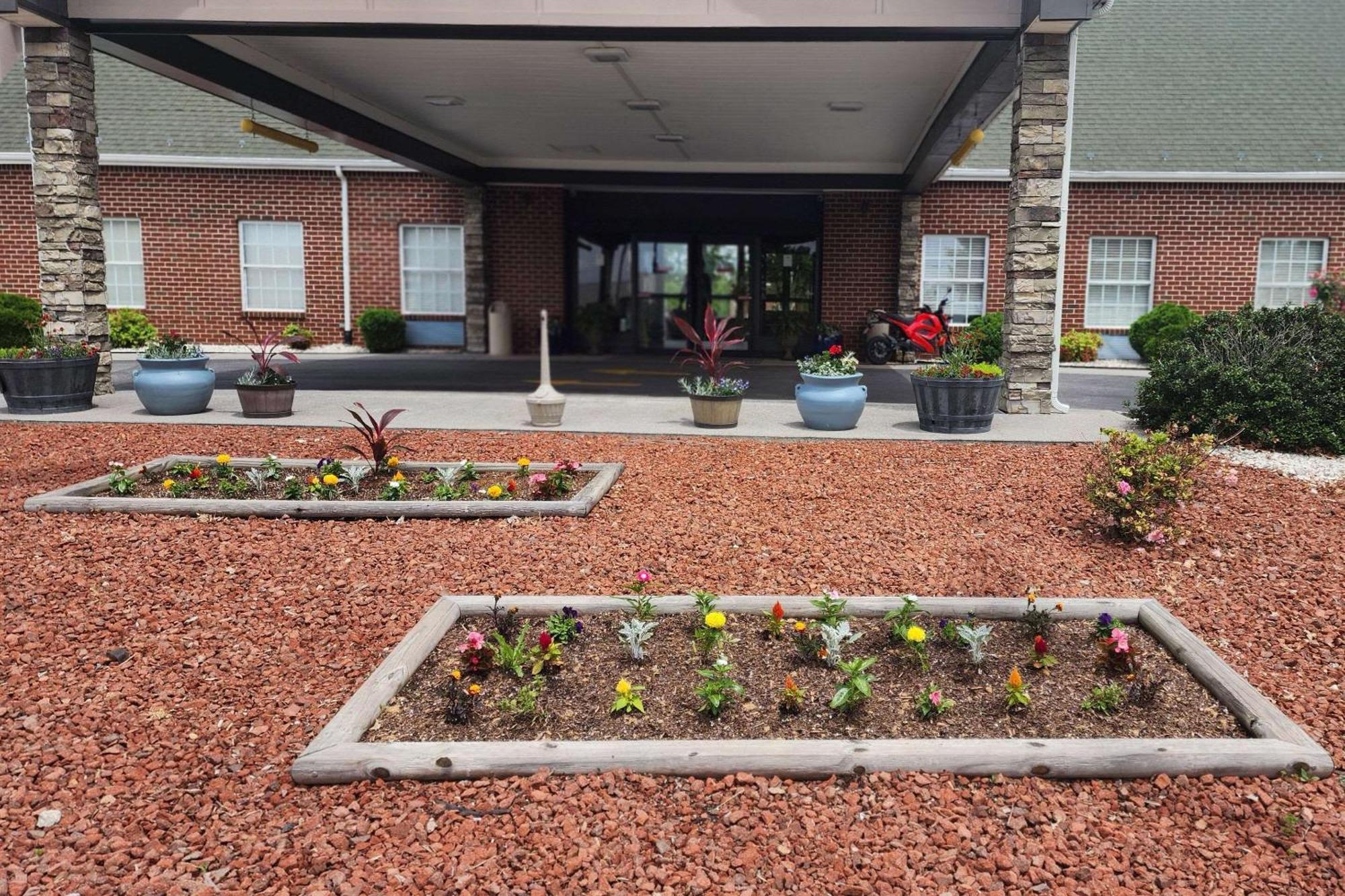 Quality Inn Dublin I-81 Экстерьер фото