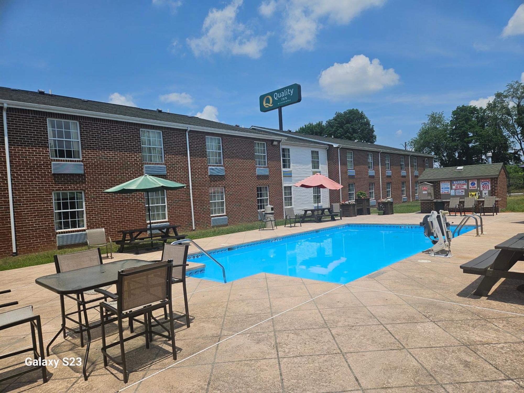 Quality Inn Dublin I-81 Экстерьер фото