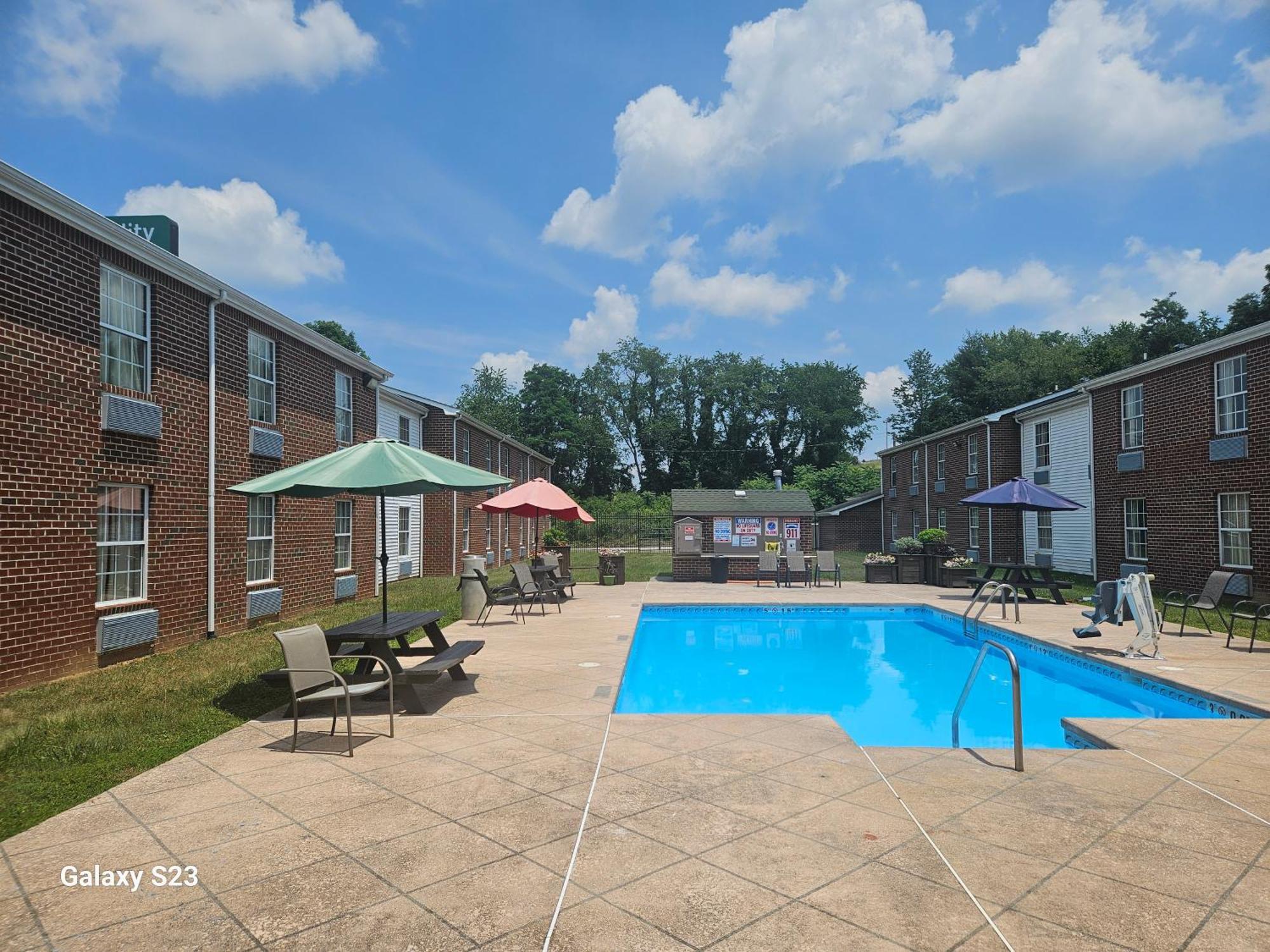 Quality Inn Dublin I-81 Экстерьер фото