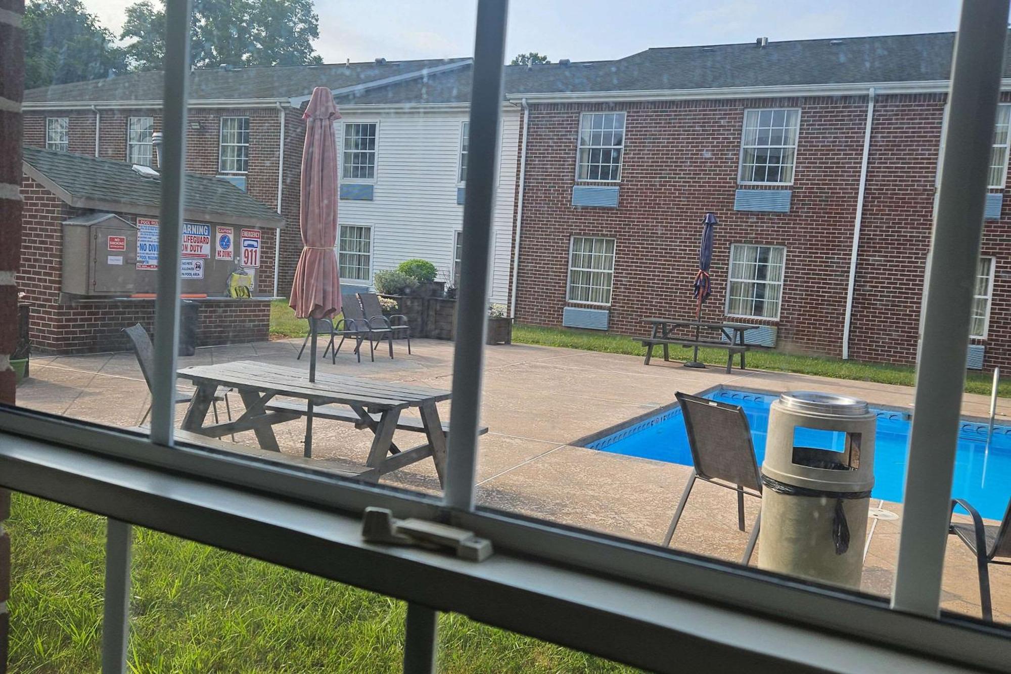 Quality Inn Dublin I-81 Экстерьер фото