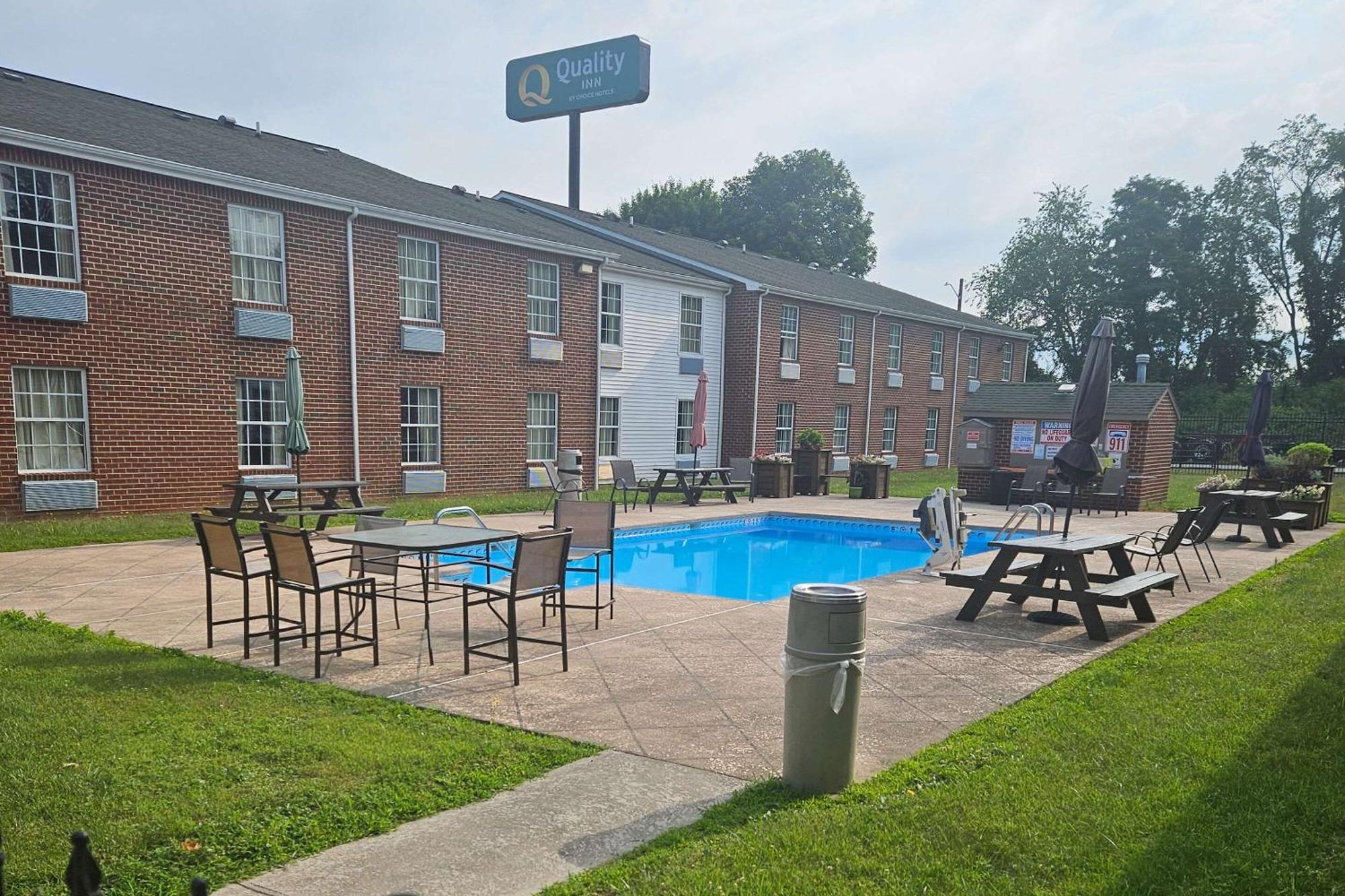 Quality Inn Dublin I-81 Экстерьер фото