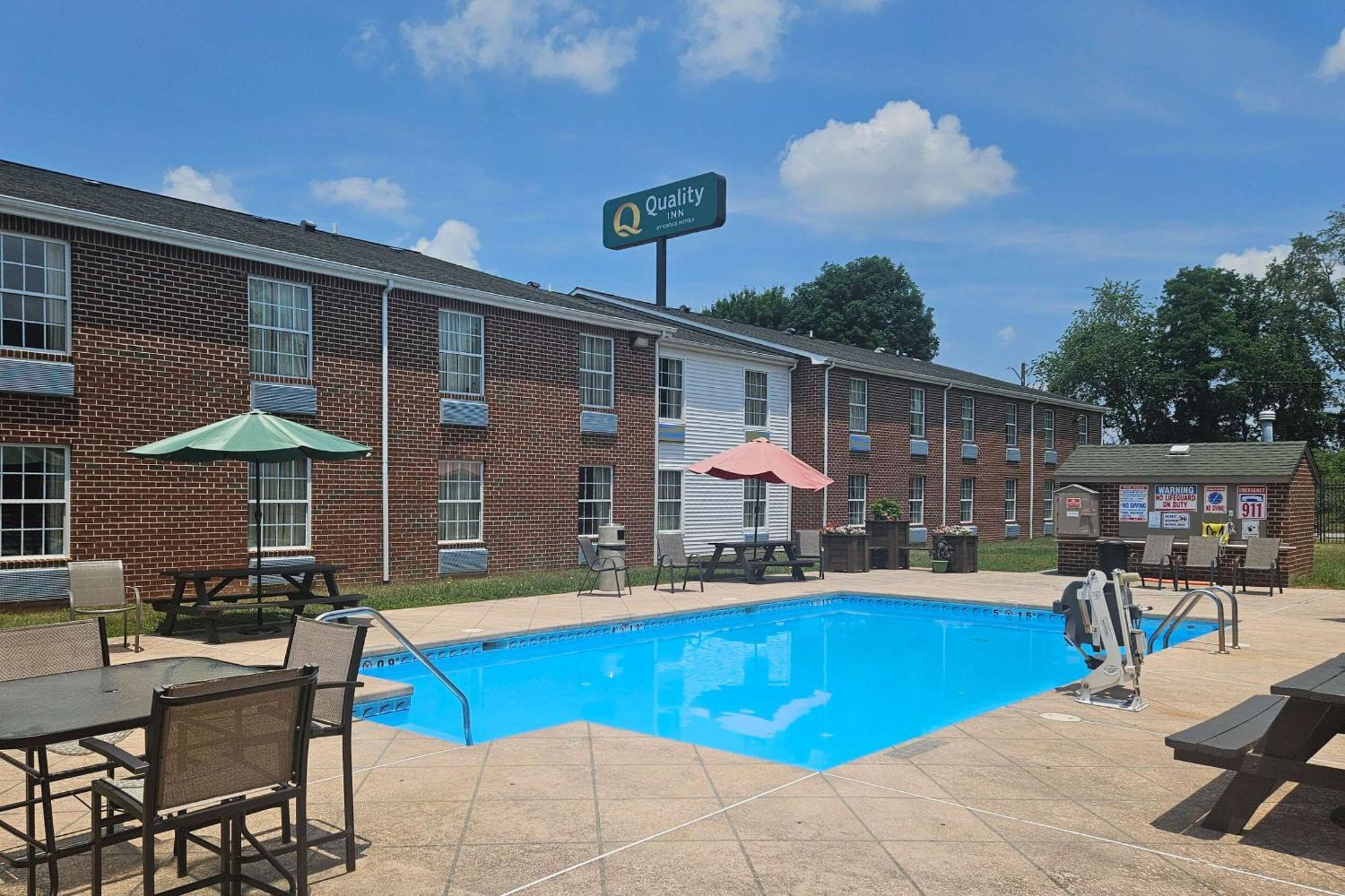 Quality Inn Dublin I-81 Экстерьер фото