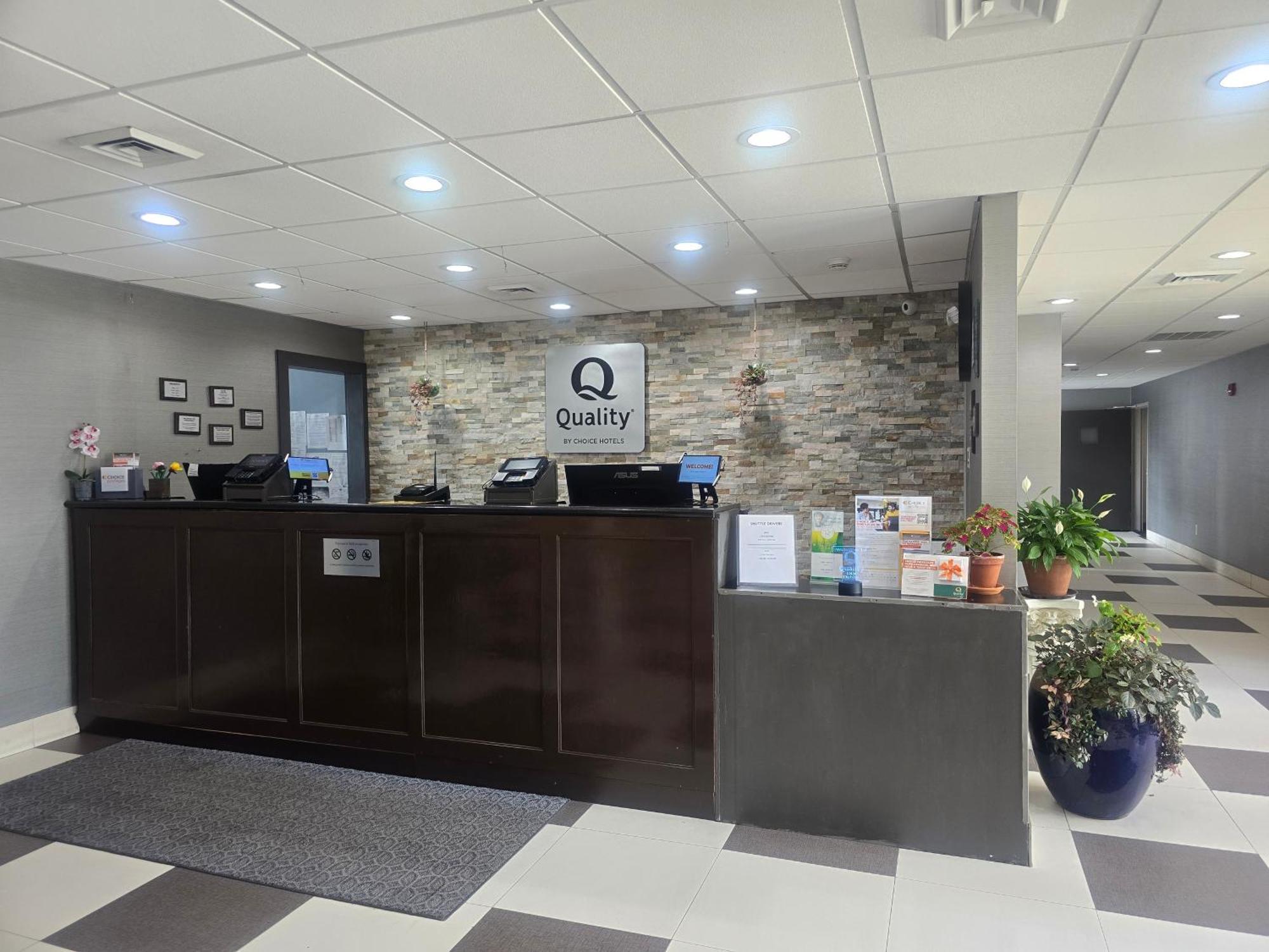 Quality Inn Dublin I-81 Экстерьер фото